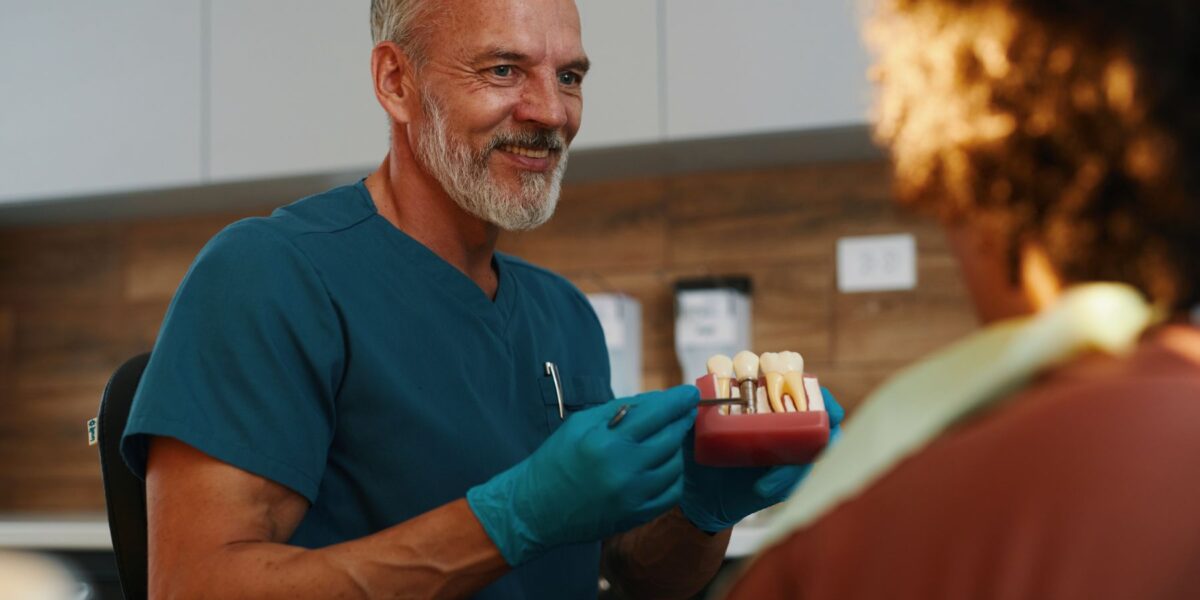 Cuidado de Implantes Dentales